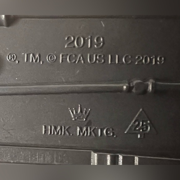 Hallmark New 2019 “1982 Jeep CJ-8 Scrambler”Christmas Ornament 25th series - Picture 10 of 10